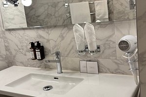 EMA House Hotel Suites